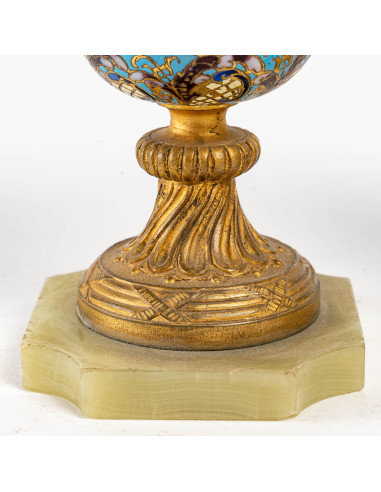 Paire de Vases en bronze émaillé,...
