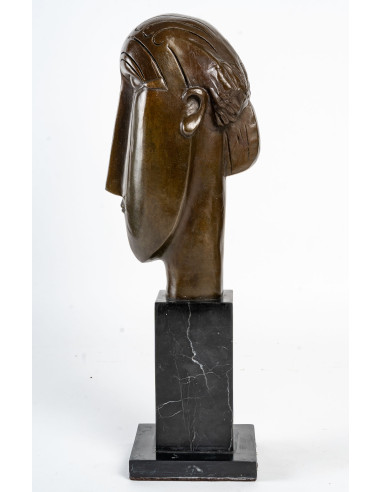 Scultura di donna dopo Modigliani