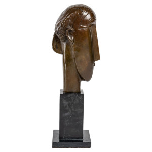 Scultura di donna dopo...
