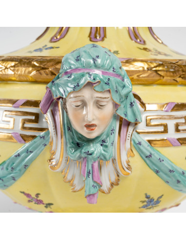 Gran olla tapada de porcelana berlinesa