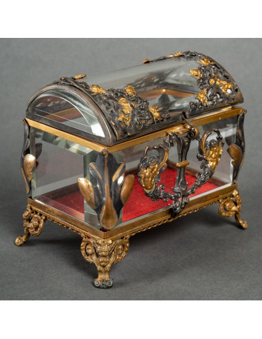 Pretty crystal box, mounted in gold...