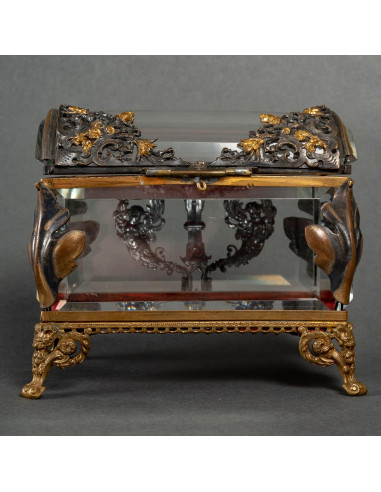 Pretty crystal box, mounted in gold...