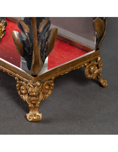 Pretty crystal box, mounted in gold...
