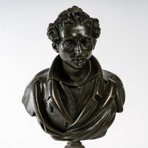 Busto de bronce y mármol... 2