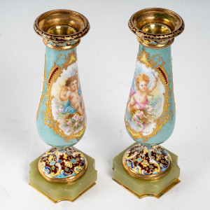 Coppia di vasi in bronzo... 2