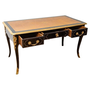 Scrivania in stile Regency...