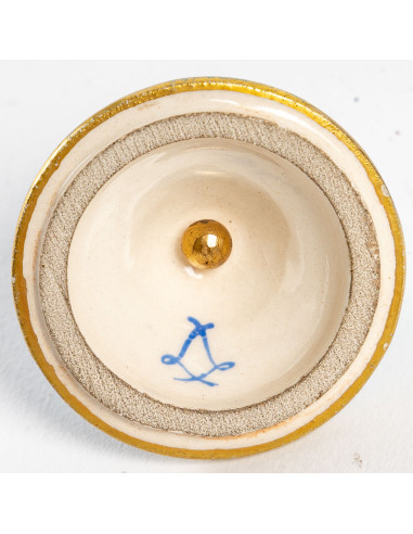 Pár malých porcelánových kasulek sèvres.
