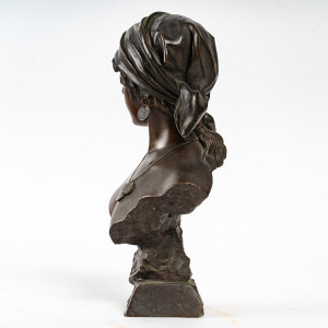 Pequeño busto de bronce de... 2