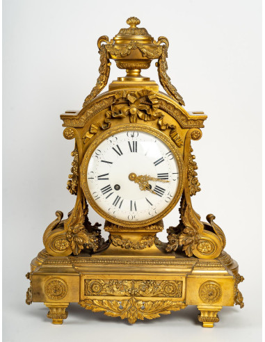 Reloj de estilo Luis XVI del siglo XIX