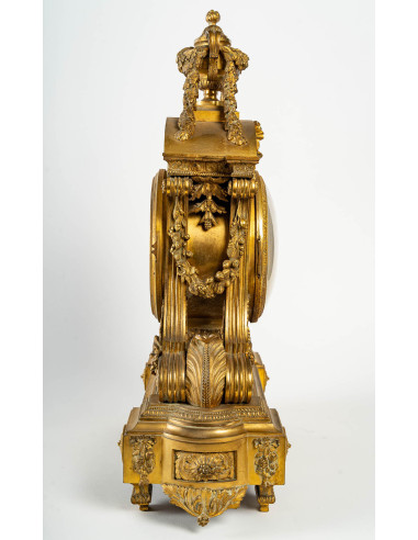 Reloj de estilo Luis XVI del siglo XIX