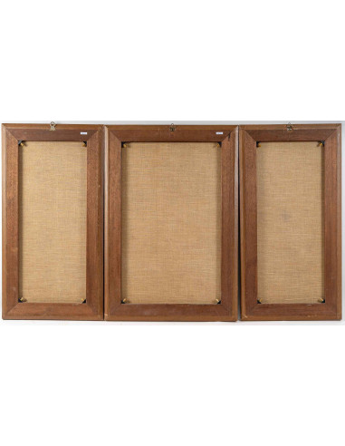 Conjunto de três pinturas formando um...