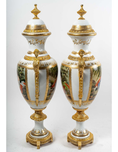 Paire de Grand Vases Couverts en...