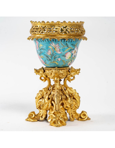 Taça em porcelana asiática e bronze...