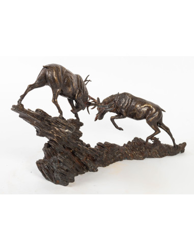 Bronzeskulptur der Kampf der Hirsche.
