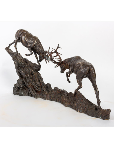 Bronzeskulptur der Kampf der Hirsche.