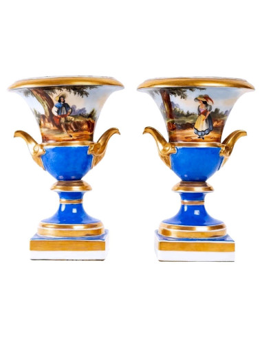 Pareja de jarrones de porcelana...