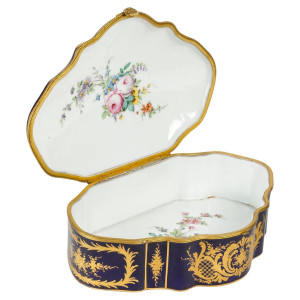Porcelánová dóza ze Sèvres,... 2