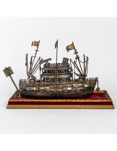 纯银微型军船，19 世纪英国作品。