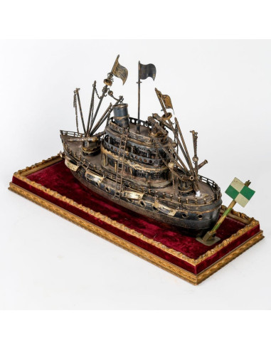 纯银微型军船，19 世纪英国作品。