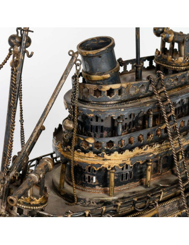 纯银微型军船，19 世纪英国作品。