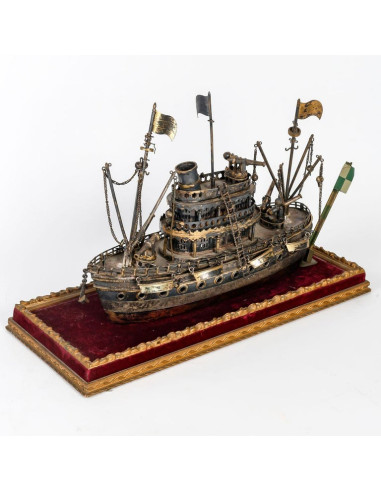 纯银微型军船，19 世纪英国作品。