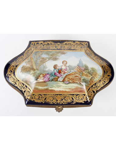 Grand coffret, boîte à bijoux dans le...
