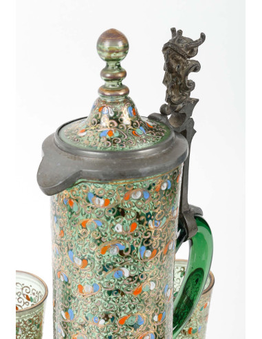 珐琅彩绘 Moser 水晶橙汁杯，19 世纪。