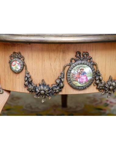 Coffee table, flat display case,...