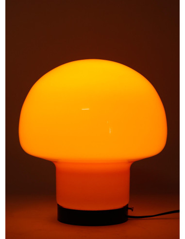 Lampa w kształcie grzyba z lat 70-tych.