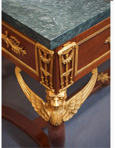 Mesa e secretária de estilo império...
