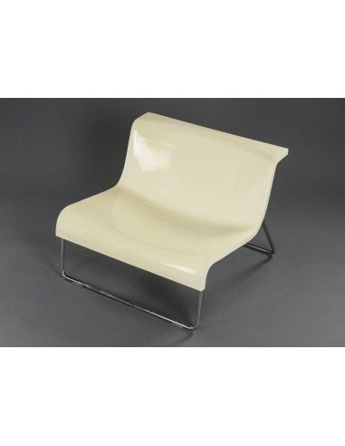 皮耶罗-里索尼设计的扶手椅，Kartell 版，2000 年。