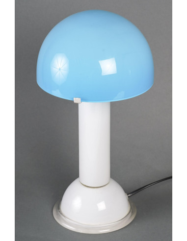 二十世纪艺术家马尔切洛-富尔兰（Marcello Furlan）的台灯。