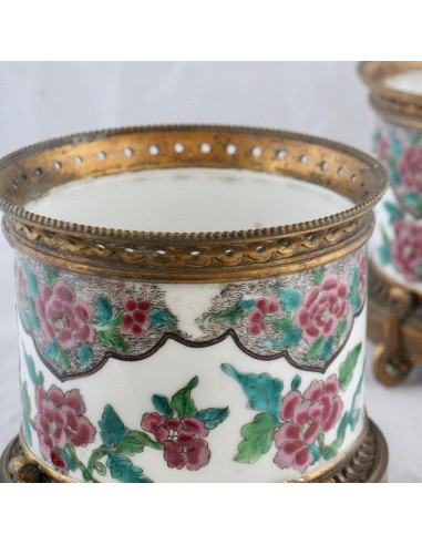 Pair of pot holders for a porcelain...