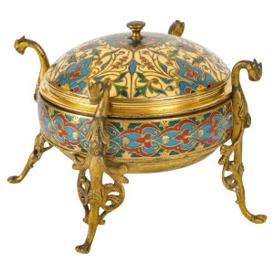 Enamelled bronze box signed...