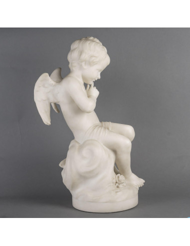 Escultura em mármore branco de...