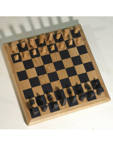棋盘，现代设计，实心橡木和色漆，21 世纪。