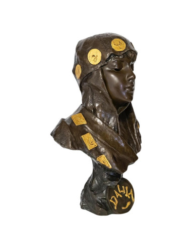 Escultura em bronze de Emmanuel...
