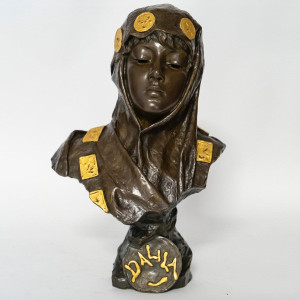 Escultura em bronze de... 2