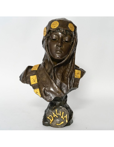 Escultura em bronze de Emmanuel...