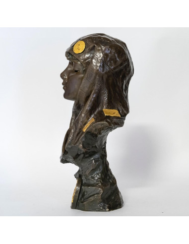 Escultura em bronze de Emmanuel...