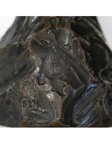 Escultura em bronze de Emmanuel...