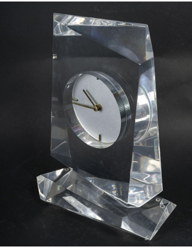 Plexiglas table clock, 1970s design.