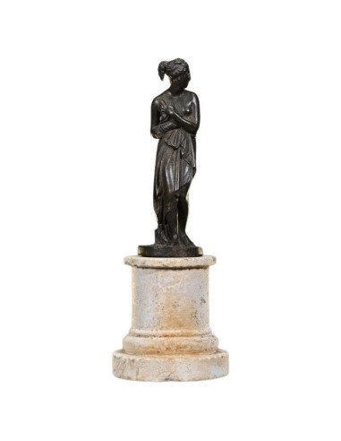 Sculpture représentant une statue de...