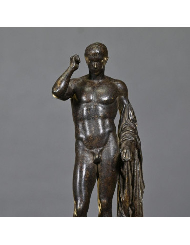 Sculpture représentant une statue de...