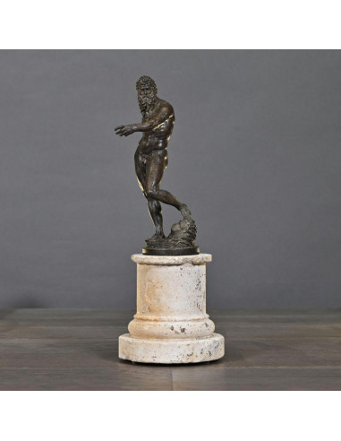 Sculpture représentant une statue de...