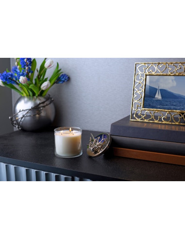 Heart-shaped photo frame in gilded...