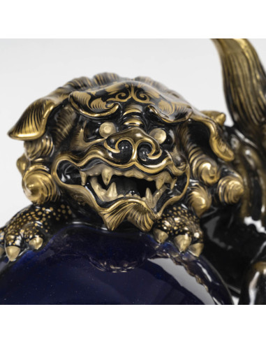 卢内维尔陶制福狗钟，约 1900 年。