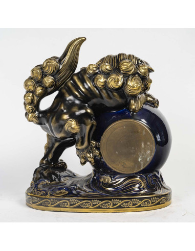 卢内维尔陶制福狗钟，约 1900 年。