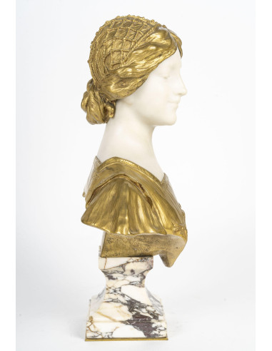 镀金青铜和白色卡拉拉大理石少女半身像雕塑，1900 年，新艺术风格。