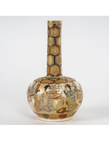 Small Satsuma earthenware vase,...